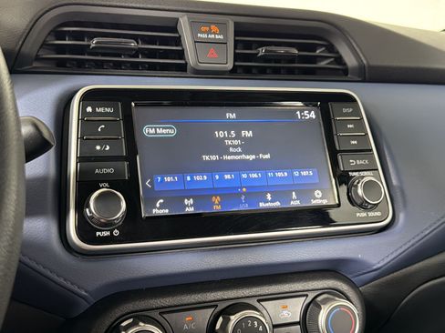 Used 2023 Nissan Versa SV FWD image 17