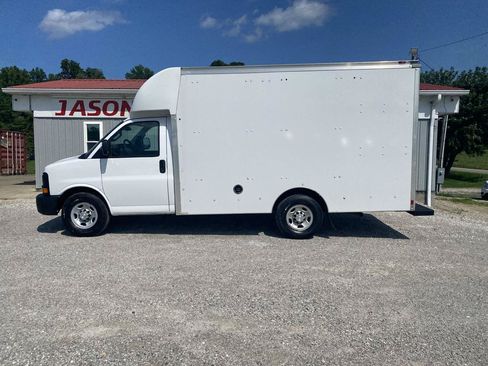Used 2016 Chevrolet Express 3500 RWD image 1
