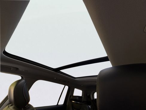 Used 2021 Jeep Grand Cherokee L Limited image 3