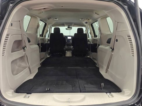 Used 2023 Chrysler Voyager LX FWD image 30