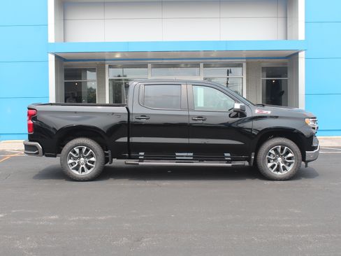 New 2026 Chevrolet Silverado 1500 LT w/ Z71 Off-Road Package AWD/4WD image 3