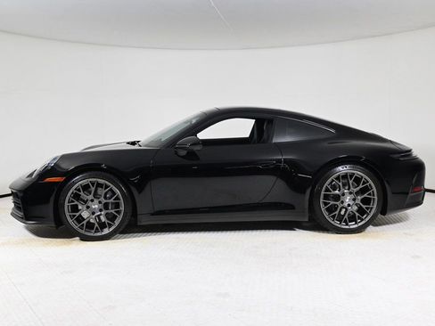 Certified 2025 Porsche 911 Carrera w/ Premium Package image 2