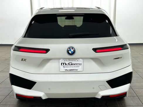 Used 2024 BMW iX xDrive50 w/ Premium Package image 4
