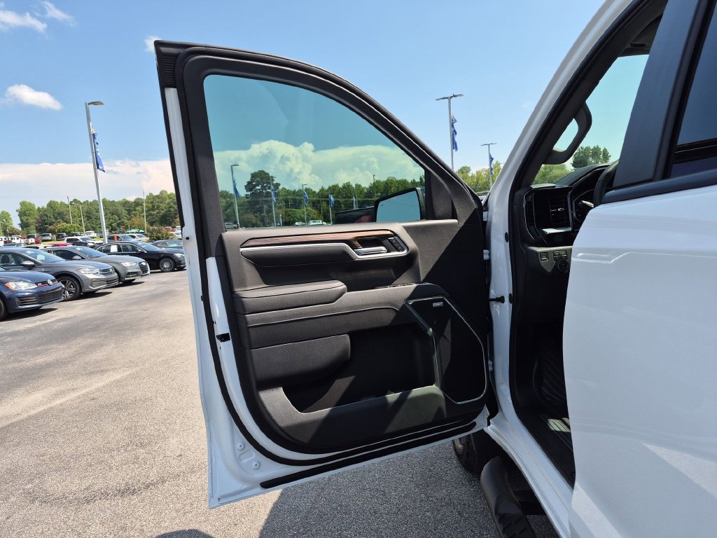 New 2026 Chevrolet Silverado 1500 RST AWD/4WD image 13