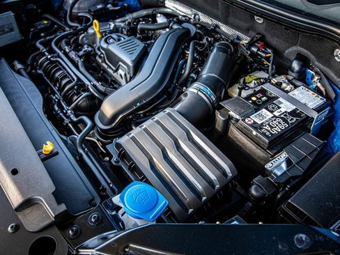 New 2026 Volkswagen Taos SE image 24