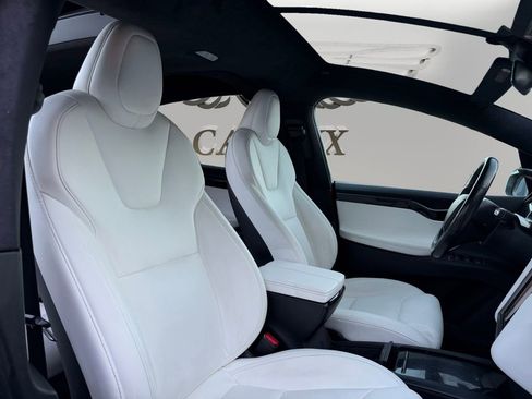 Used 2021 Tesla Model X Long Range image 14