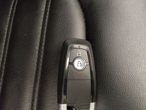 Used 2019 Ford Edge SEL w/ Equipment Group 201A AWD/4WD image 32