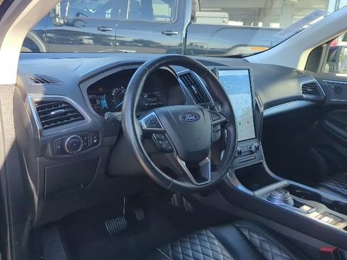 Used 2024 Ford Edge Titanium image 4