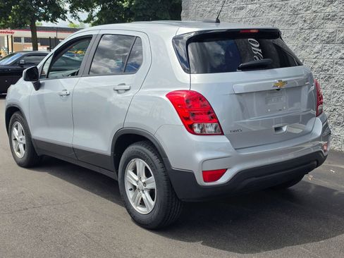 Used 2020 Chevrolet Trax LS w/ Tint and Cruise Package FWD image 4
