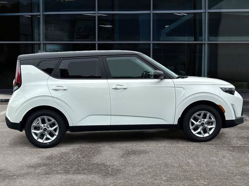 Certified 2025 Kia Soul S FWD image 4
