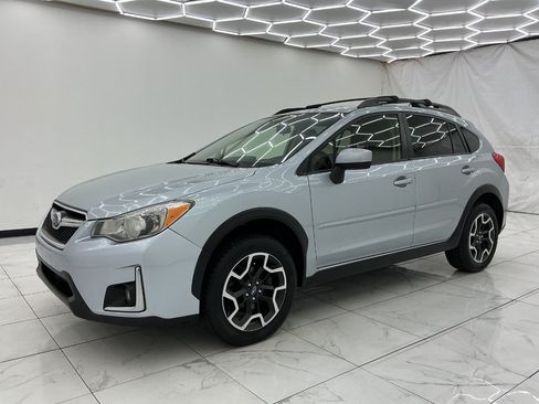 Used 2017 Subaru Crosstrek 2.0i Premium AWD/4WD image 6