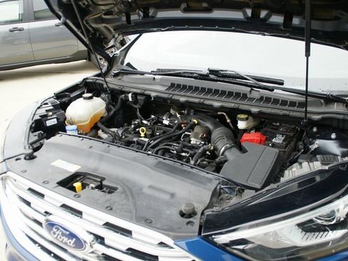 Used 2020 Ford Edge Titanium image 12