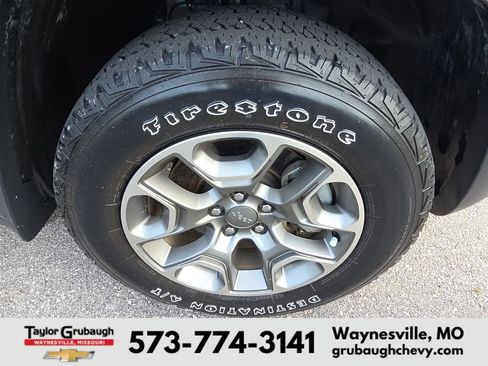 Used 2022 Jeep Cherokee Trailhawk w/ Trailer Tow Group AWD/4WD image 10