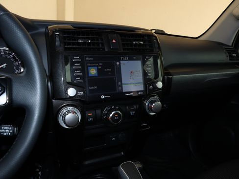Used 2022 Toyota 4Runner TRD Off-Road AWD/4WD image 26