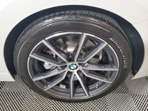 Used 2024 BMW 230i Coupe w/ Convenience Package RWD image 9