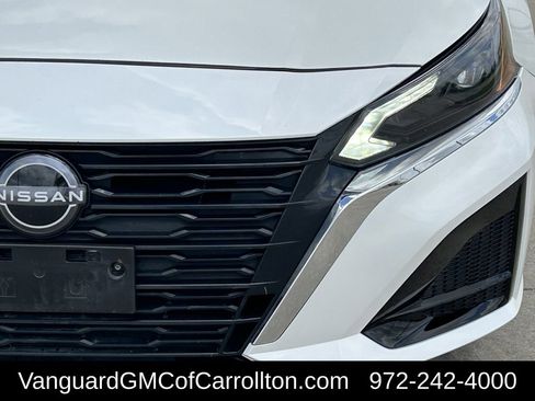 Used 2024 Nissan Altima 2.5 SV image 4