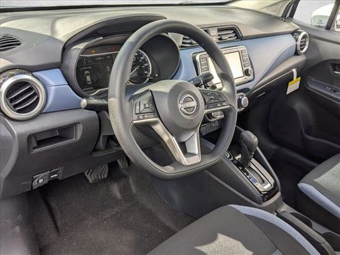 New 2025 Nissan Versa SV w/ Trunk Package FWD image 3