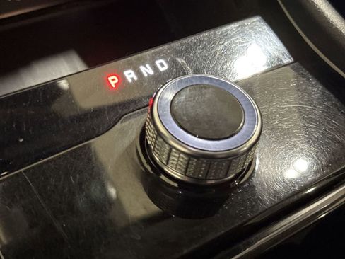 Used 2022 Jeep Grand Cherokee Laredo w/ Luxury Tech Group I image 17