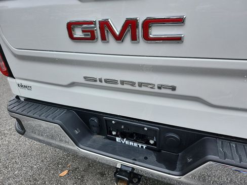 Certified 2025 GMC Sierra 1500 SLE image 4