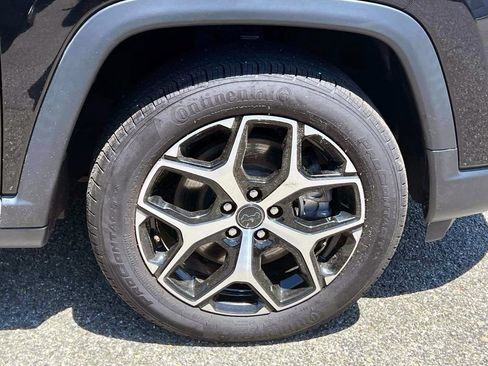 Certified 2025 Jeep Compass Limited AWD/4WD image 10