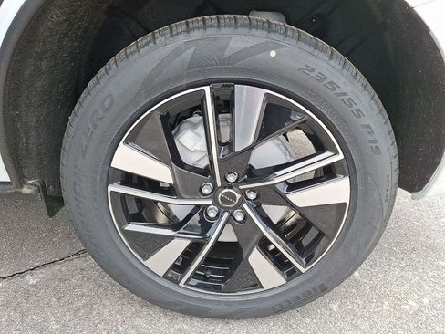 New 2026 Volvo XC60 B5 Plus w/ Climate Package image 5