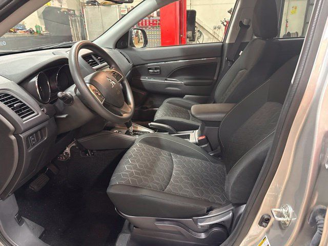 Used 2025 Mitsubishi Outlander Sport ES AWD/4WD image 5
