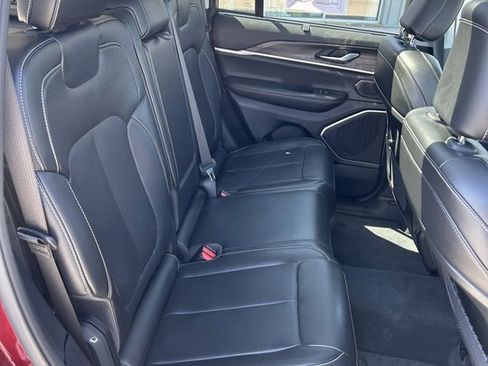 Used 2023 Jeep Grand Cherokee 4WD 4xe w/ Luxury Tech Group II image 18