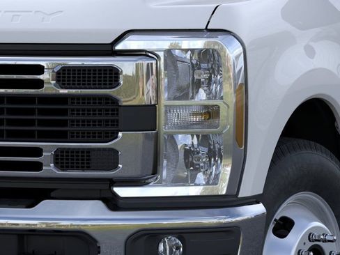 New 2026 Ford F350 XL w/ XL Chrome Package RWD image 30