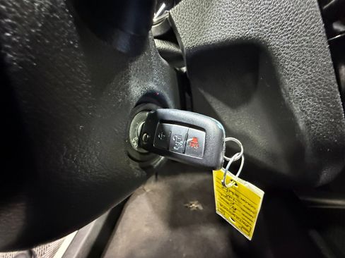 Used 2021 Nissan Rogue Sport S image 30