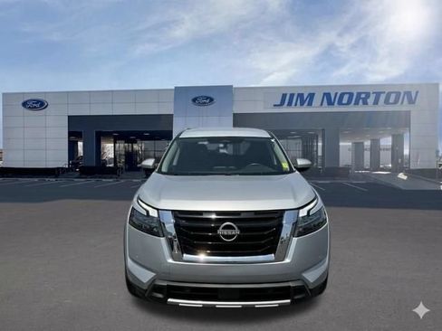 Used 2025 Nissan Pathfinder SL AWD/4WD image 11