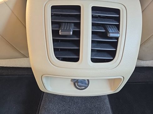 Used 2013 Ford Taurus SEL FWD image 27