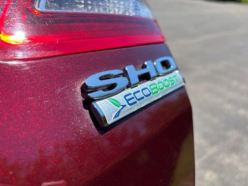 Used 2018 Ford Taurus SHO AWD/4WD image 17