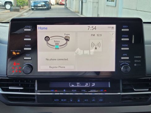Used 2021 Toyota Sienna LE FWD image 16