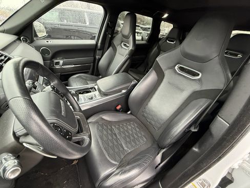 Used 2019 Land Rover Range Rover Sport SVR image 13
