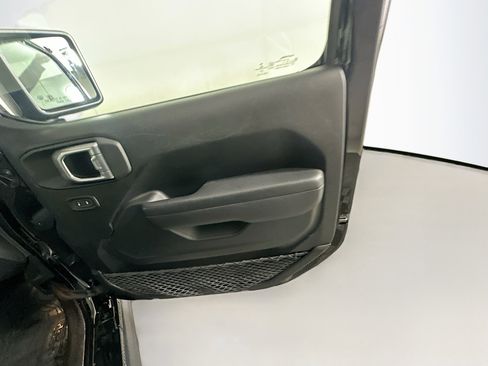 Used 2023 Jeep Wrangler Unlimited w/ Convenience Group image 31