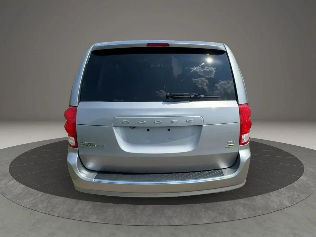 Used 2019 Dodge Grand Caravan SE FWD image 5