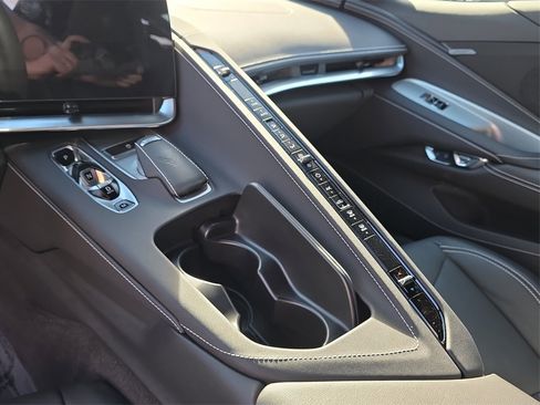 Used 2025 Chevrolet Corvette Z06 image 12