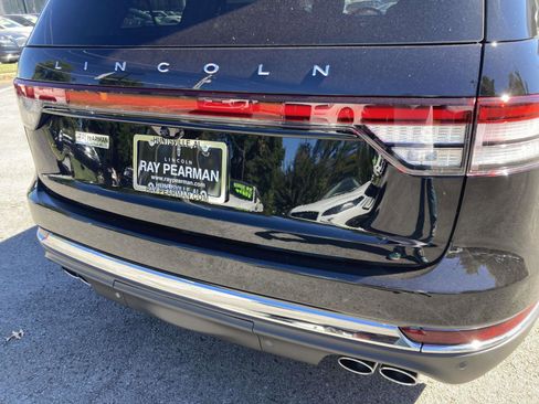 New 2025 Lincoln Aviator AWD w/ Equipment Group 101A image 4