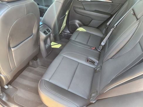 Used 2022 Buick Envision Essence w/ Safety Package image 31