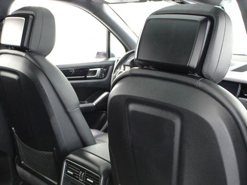 Used 2020 Porsche Cayenne AWD/4WD image 38