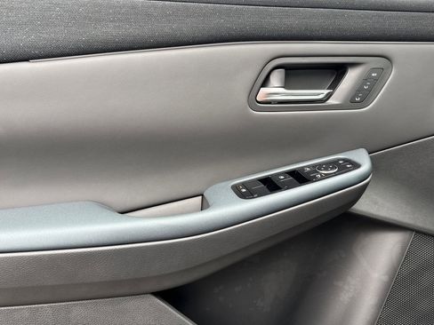 New 2026 Nissan Leaf Platinum+ w/ Cargo Package (Platinum+) image 8