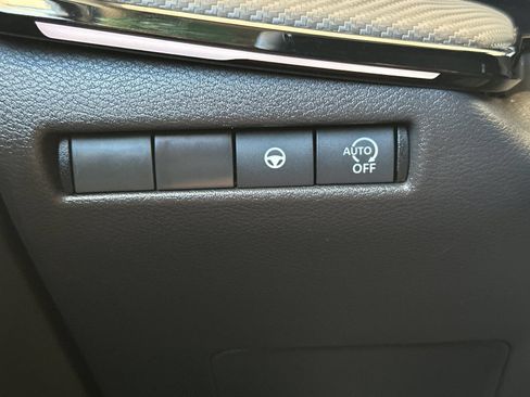 Used 2025 Nissan Kicks SR FWD image 34