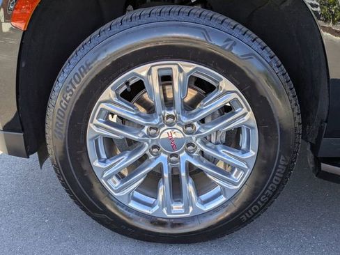 Used 2022 GMC Yukon SLT w/ SLT Luxury Package RWD image 11