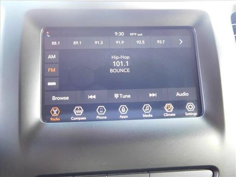 Used 2020 Jeep Cherokee Latitude Plus w/ Cold Weather Group AWD/4WD image 19