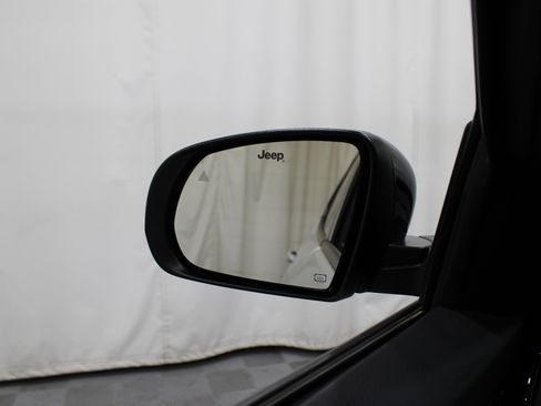 Used 2025 Jeep Compass Latitude w/ Sun & Sound Group image 13