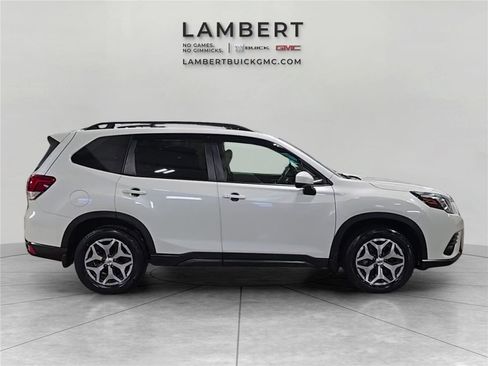 Used 2023 Subaru Forester Premium image 7