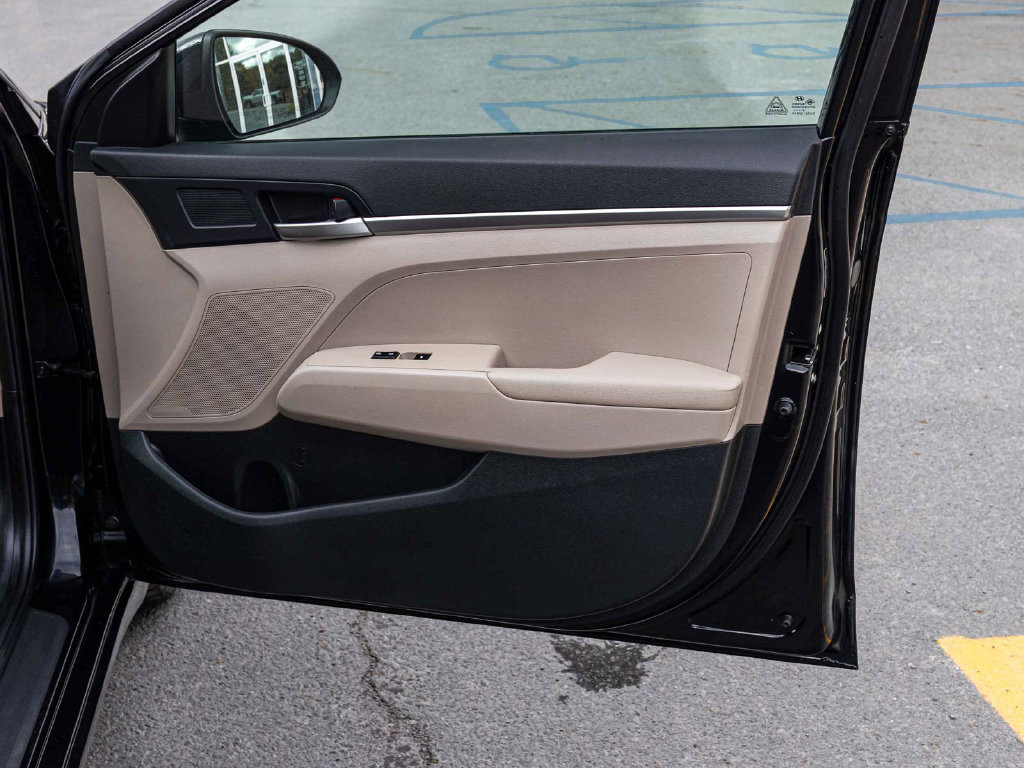 Used 2020 Hyundai Elantra SE FWD image 13
