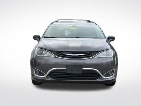 Used 2018 Chrysler Pacifica Touring-L image 31