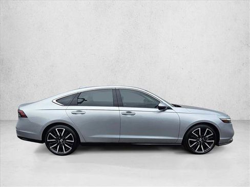 Used 2025 Honda Accord Touring image 6