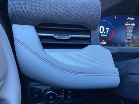 Used 2025 Ford Explorer Active w/ Active Comfort Package image 25